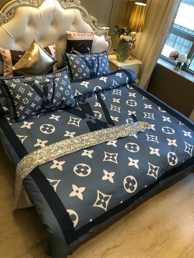 Louis Vuitton | Premium Luxury Brand Bedding Set TD73