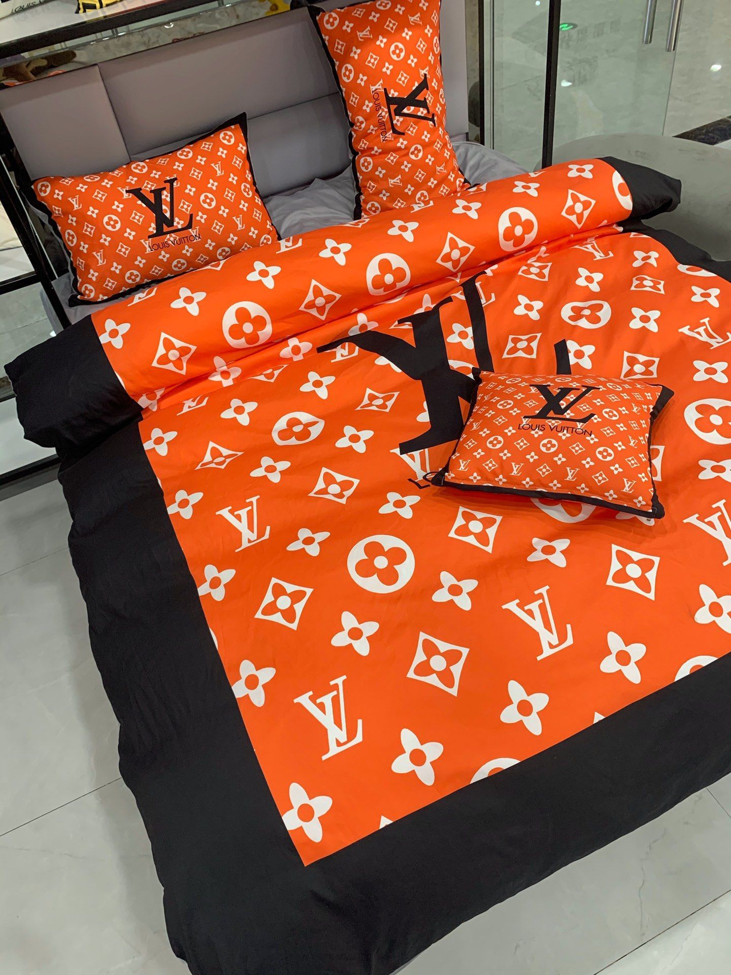 Louis Vuitton | Premium Luxury Brand Bedding Set TD177